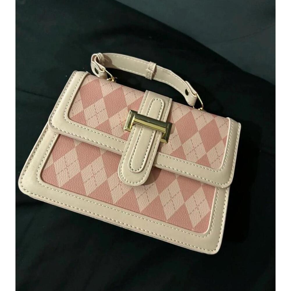 pink purse